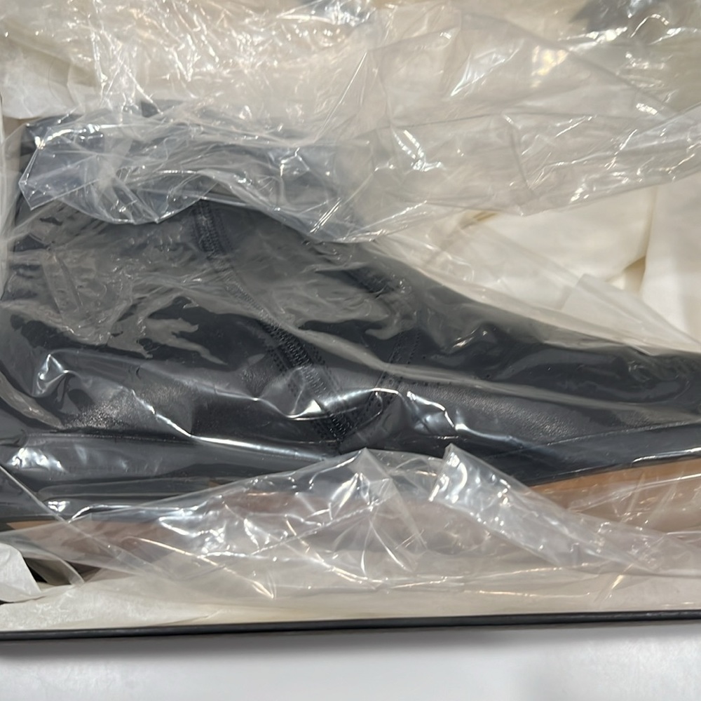 Brand new in the box Gucci black leather boots size 12 - Picture 5 of 6